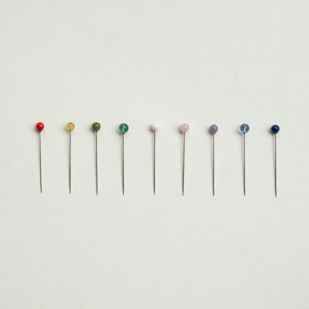90 GLASS HEADED PINS