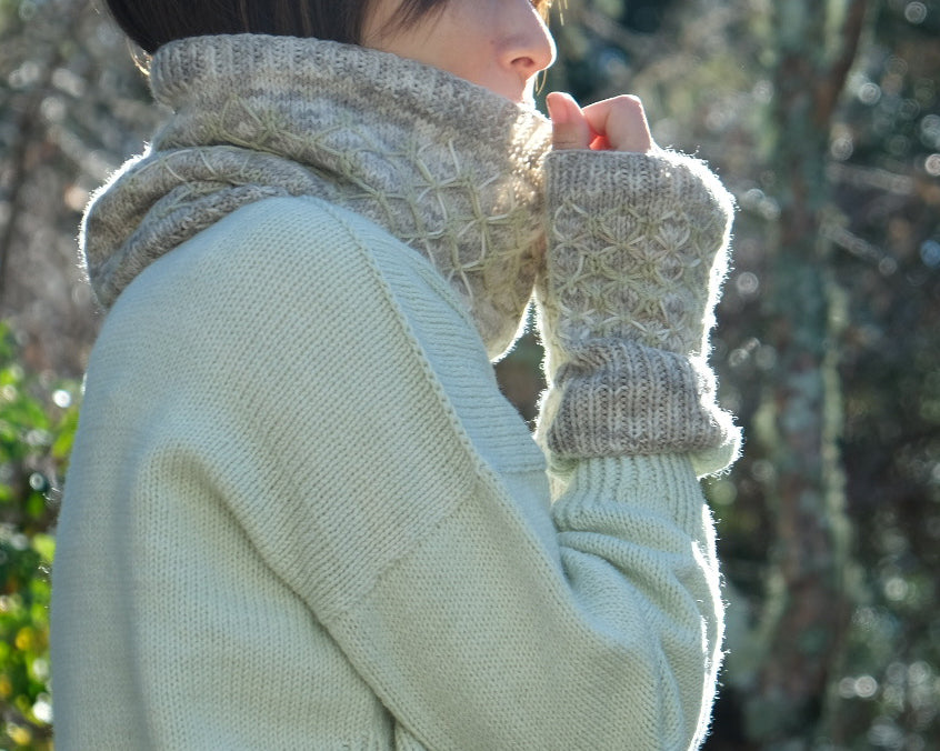 KOMOREBI Cowl &amp; Armwarmers kit