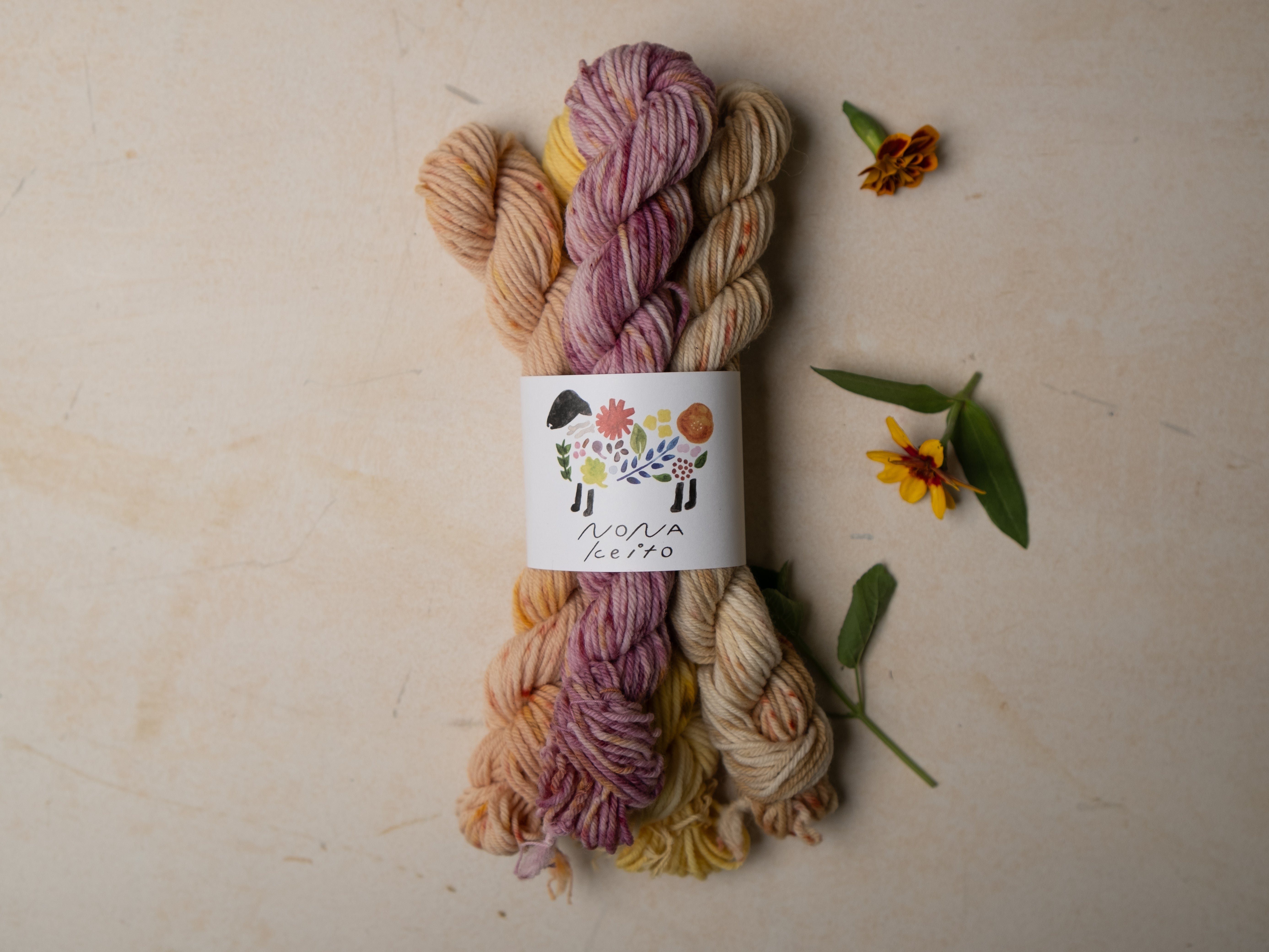 草木染めウールエンブロイダリーセット – NONA